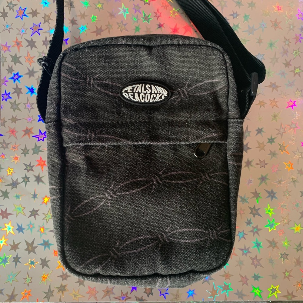 Petals and Peacocks Razor Wire Shoulder Bag